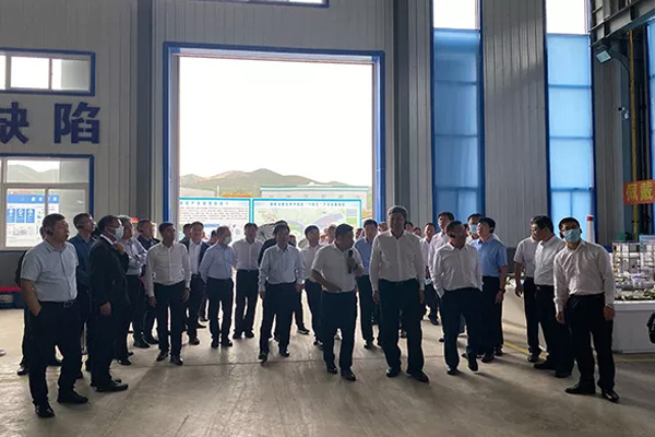 內蒙古自治區黨委常委、通遼市委書記孟憲東攜考察團到一諾環境考察指導
